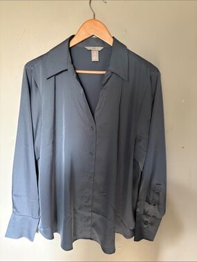 H&M Women’s Slate Blue Long-Sleeve Button Shirt